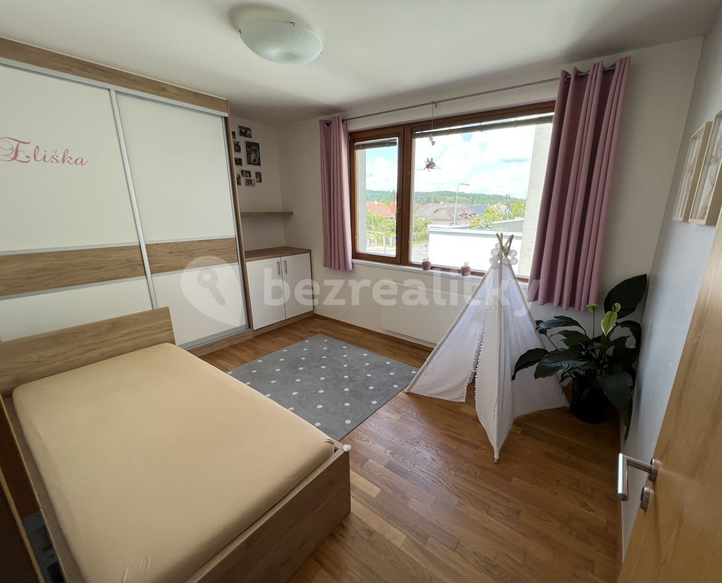 Pronájem bytu 3+kk 102 m², Mokropeská, Černošice, Středočeský kraj Pronájem bytu 3+kk 102 m², Mokropeská, Černošice, Středočeský kraj