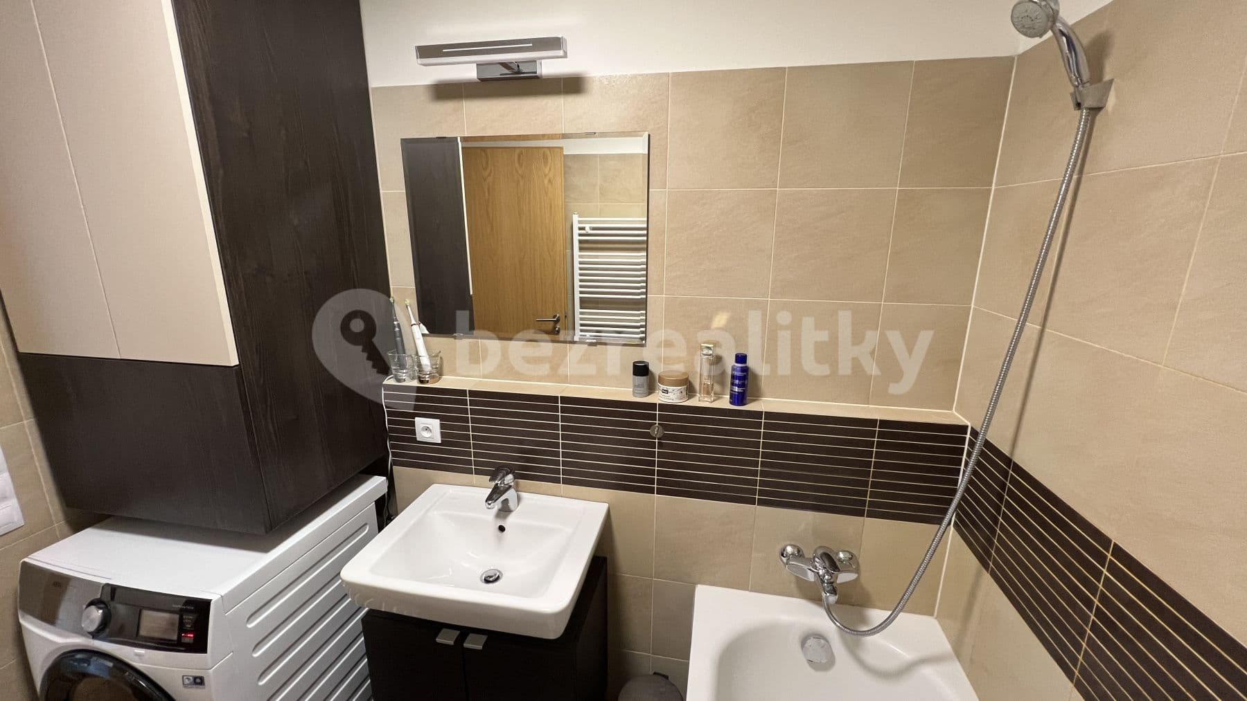 Pronájem bytu 3+kk 102 m², Mokropeská, Černošice, Středočeský kraj Pronájem bytu 3+kk 102 m², Mokropeská, Černošice, Středočeský kraj