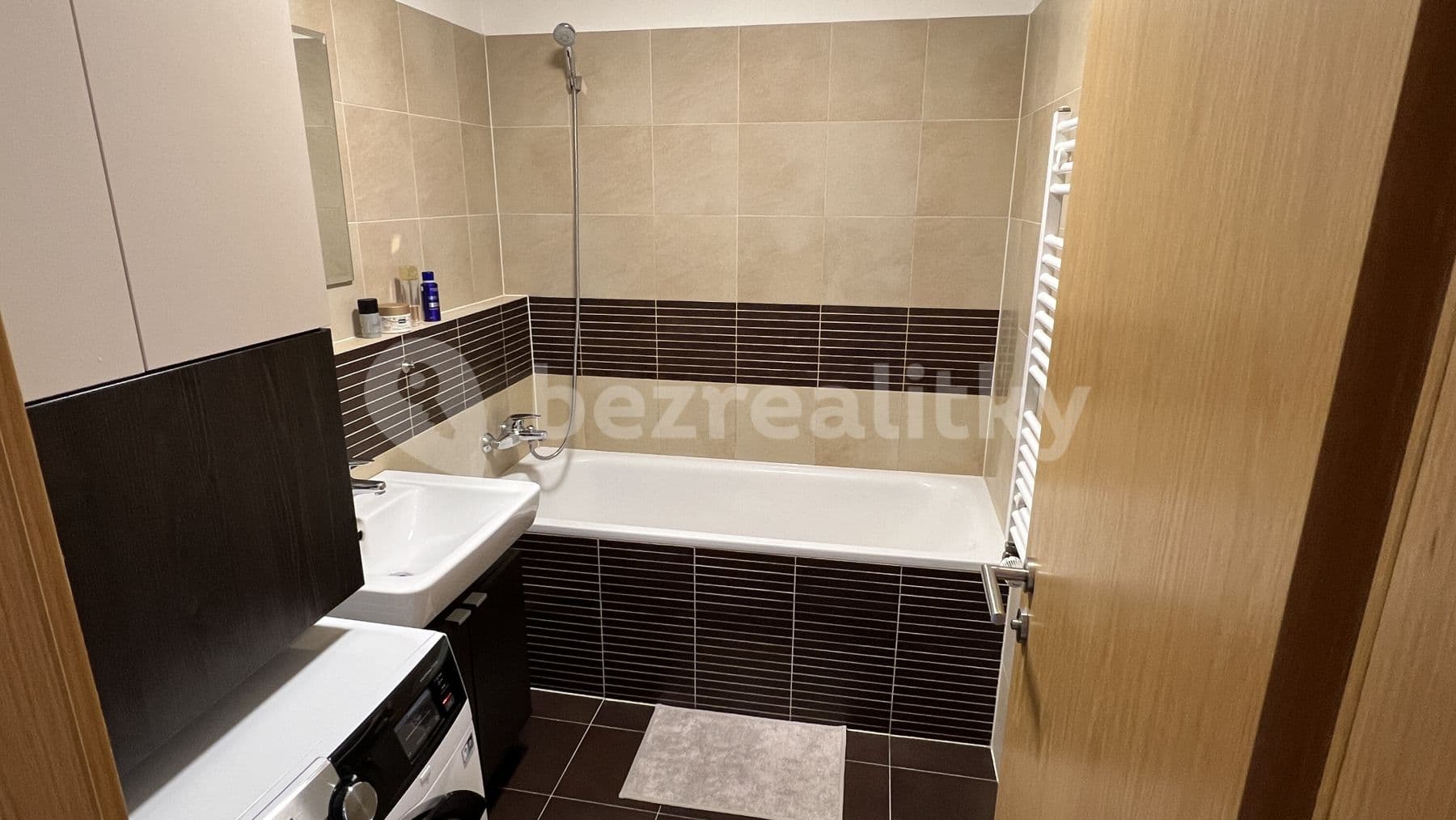 Pronájem bytu 3+kk 102 m², Mokropeská, Černošice, Středočeský kraj Pronájem bytu 3+kk 102 m², Mokropeská, Černošice, Středočeský kraj