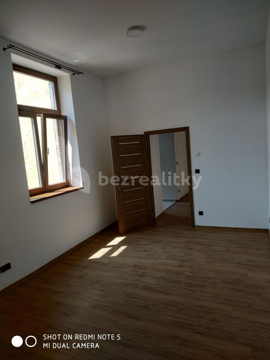 Pronájem bytu 4+1 100 m², Nádražní, Sedlčany, Středočeský kraj Pronájem bytu 4+1 100 m², Nádražní, Sedlčany, Středočeský kraj