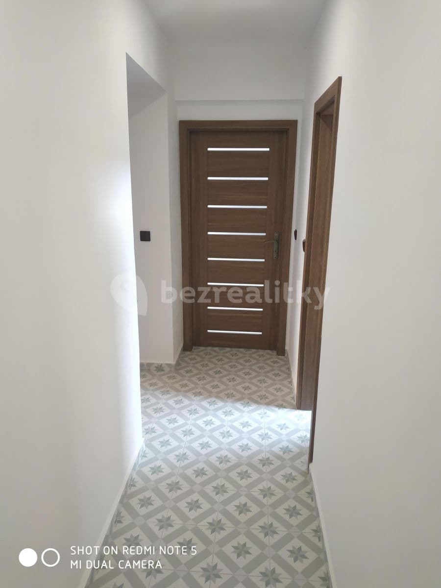 Pronájem bytu 4+1 100 m², Nádražní, Sedlčany, Středočeský kraj Pronájem bytu 4+1 100 m², Nádražní, Sedlčany, Středočeský kraj