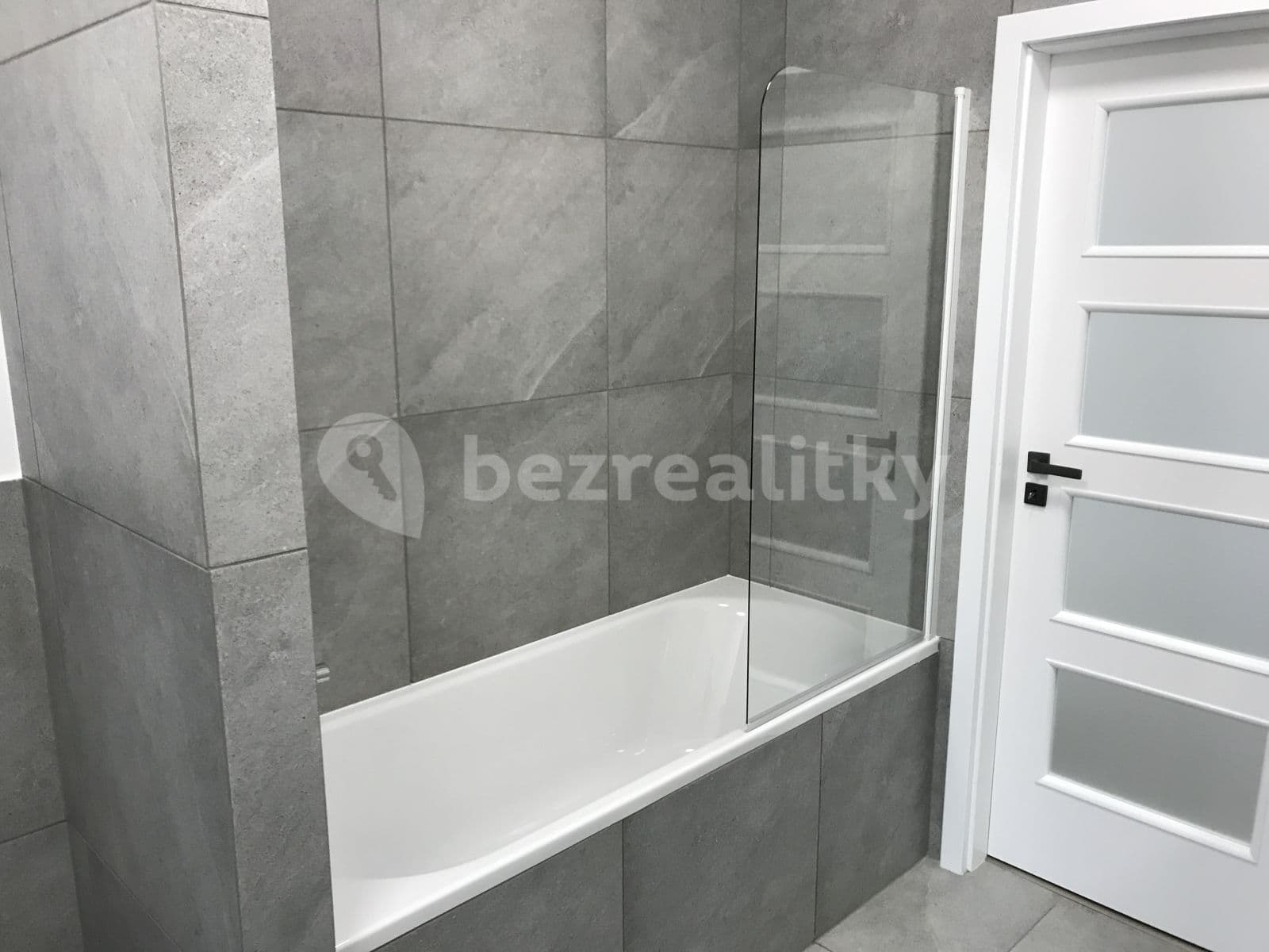 Pronájem domu 958 m², pozemek 958 m², Malá Hraštice, Středočeský kraj Pronájem domu 958 m², pozemek 958 m², Malá Hraštice, Středočeský kraj