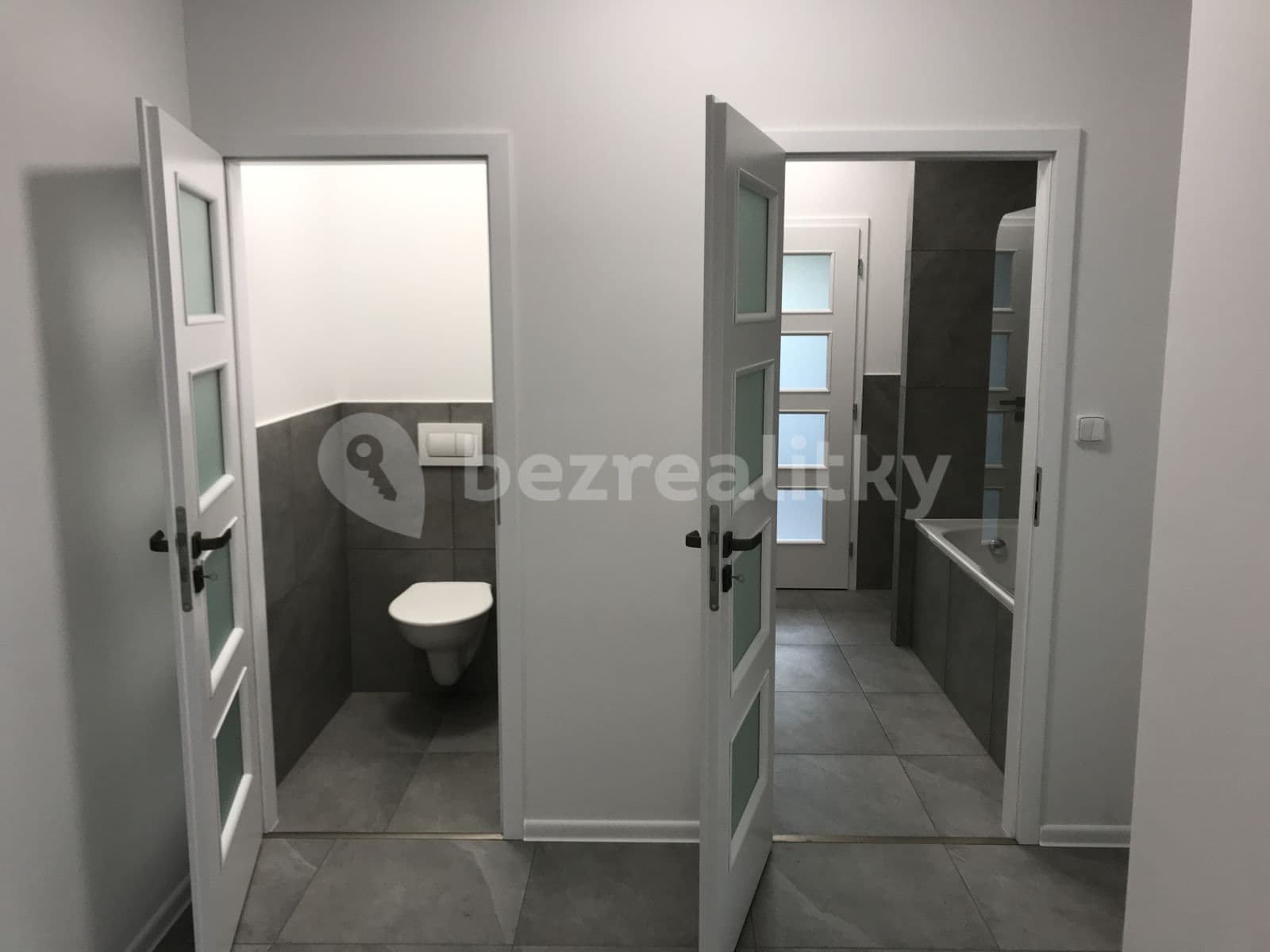 Pronájem domu 958 m², pozemek 958 m², Malá Hraštice, Středočeský kraj Pronájem domu 958 m², pozemek 958 m², Malá Hraštice, Středočeský kraj