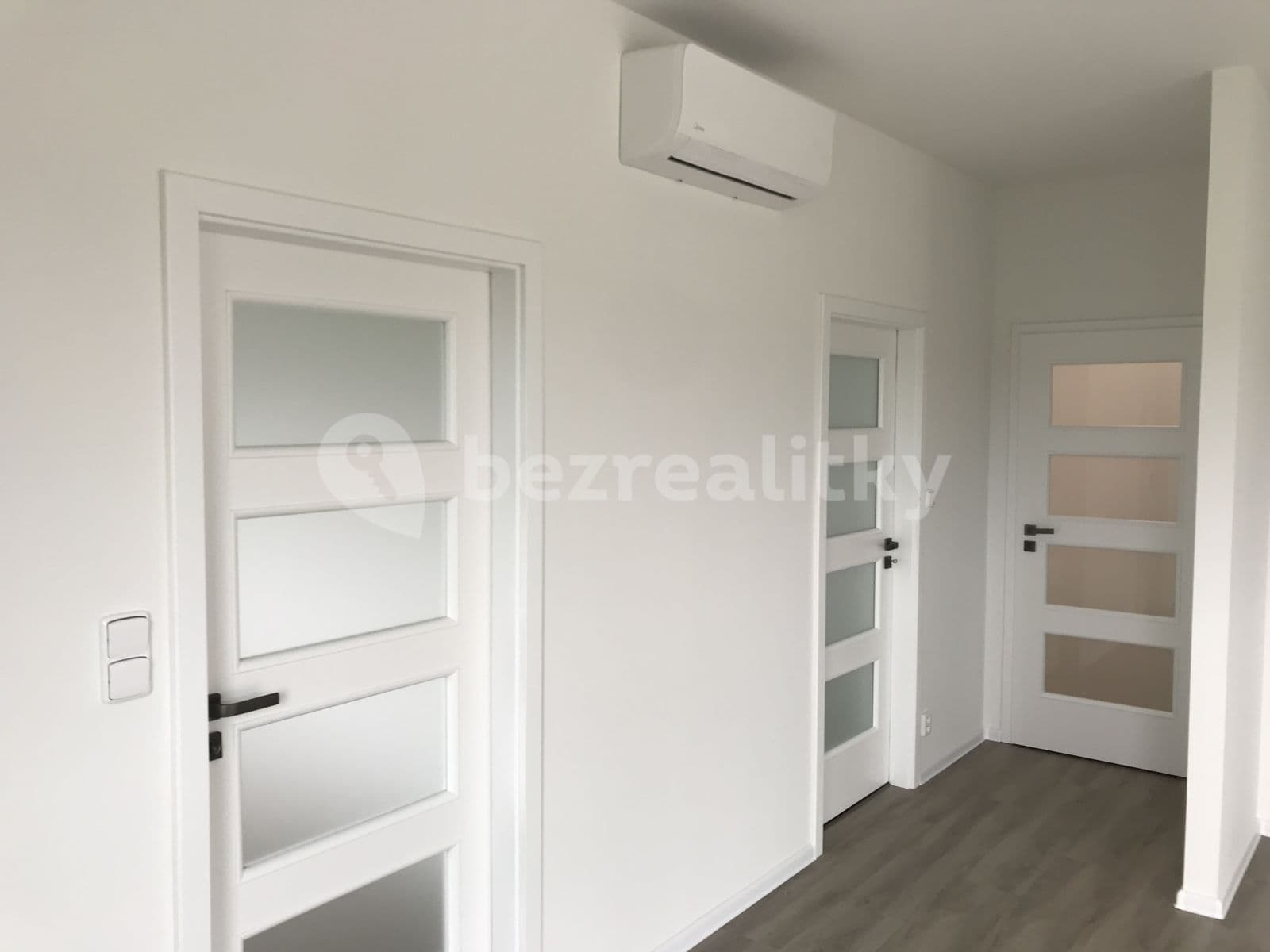 Pronájem domu 958 m², pozemek 958 m², Malá Hraštice, Středočeský kraj Pronájem domu 958 m², pozemek 958 m², Malá Hraštice, Středočeský kraj