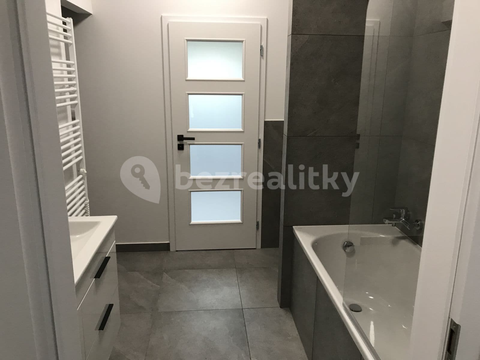 Pronájem domu 958 m², pozemek 958 m², Malá Hraštice, Středočeský kraj Pronájem domu 958 m², pozemek 958 m², Malá Hraštice, Středočeský kraj