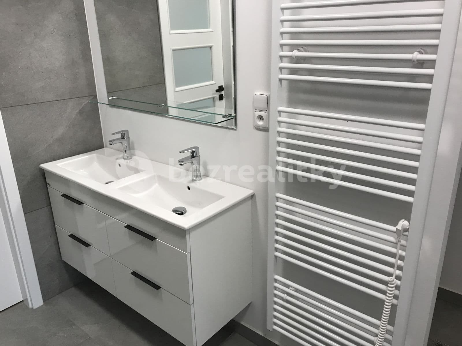 Pronájem domu 958 m², pozemek 958 m², Malá Hraštice, Středočeský kraj Pronájem domu 958 m², pozemek 958 m², Malá Hraštice, Středočeský kraj
