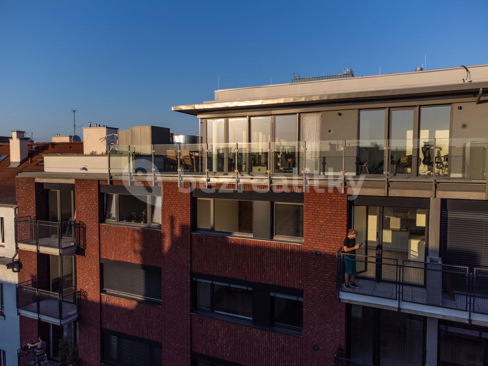 Pronájem bytu 1+kk 51 m², Dělnická, Praha, Praha Pronájem bytu 1+kk 51 m², Dělnická, Praha, Praha