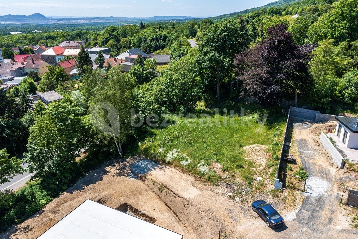 Prodej pozemku 991 m², Hrob, Ústecký kraj