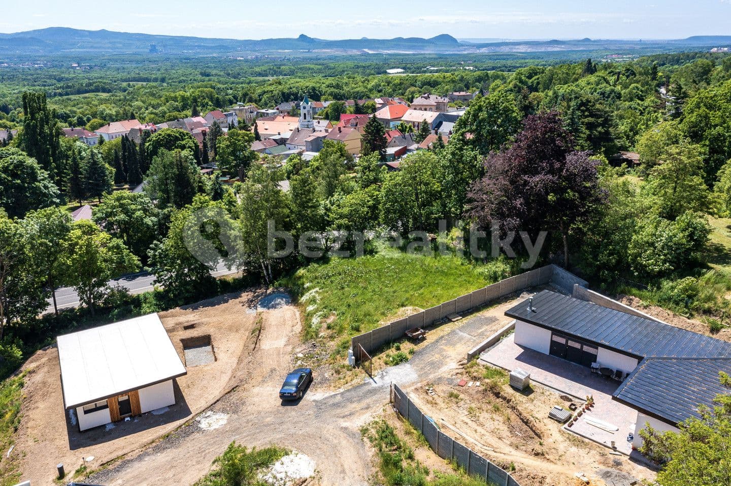 Prodej pozemku 991 m², Hrob, Ústecký kraj