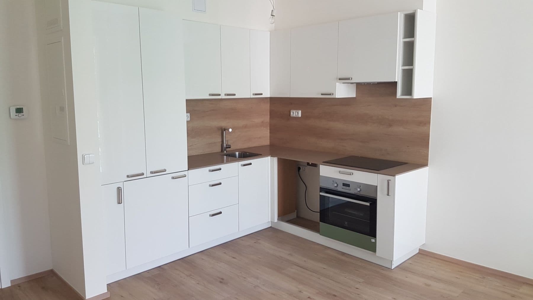 Pronájem bytu 2+kk 35 m², Krátký lán, Praha, Praha Pronájem bytu 2+kk 35 m², Krátký lán, Praha, Praha