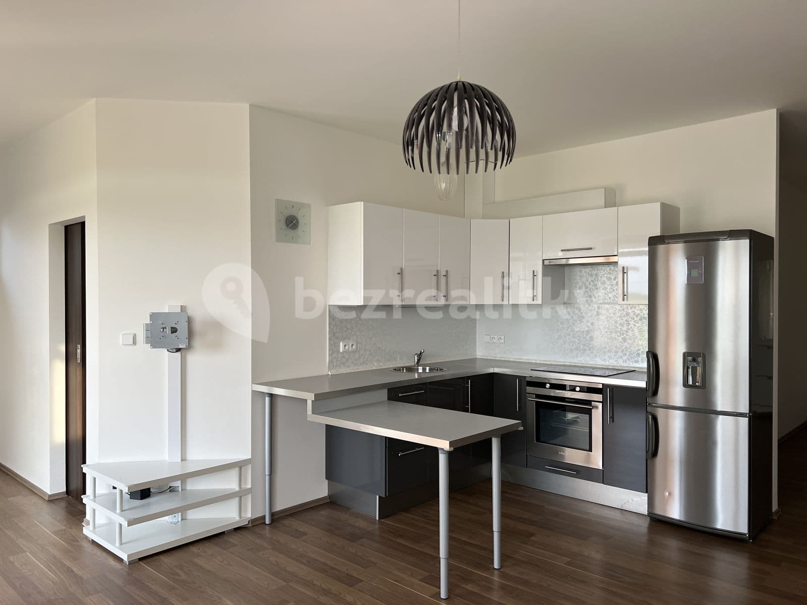 Pronájem bytu 2+kk 52 m², Polní, Veleň, Středočeský kraj Pronájem bytu 2+kk 52 m², Polní, Veleň, Středočeský kraj