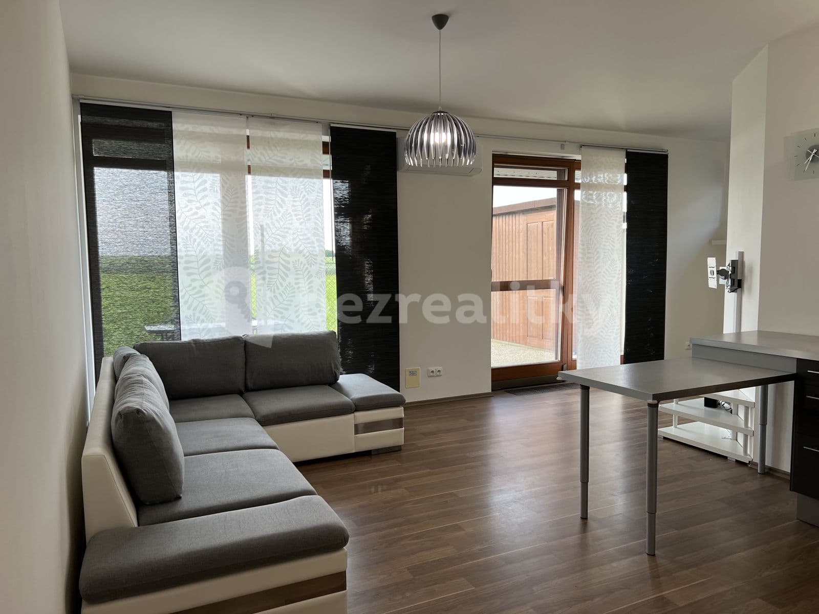 Pronájem bytu 2+kk 52 m², Polní, Veleň, Středočeský kraj Pronájem bytu 2+kk 52 m², Polní, Veleň, Středočeský kraj