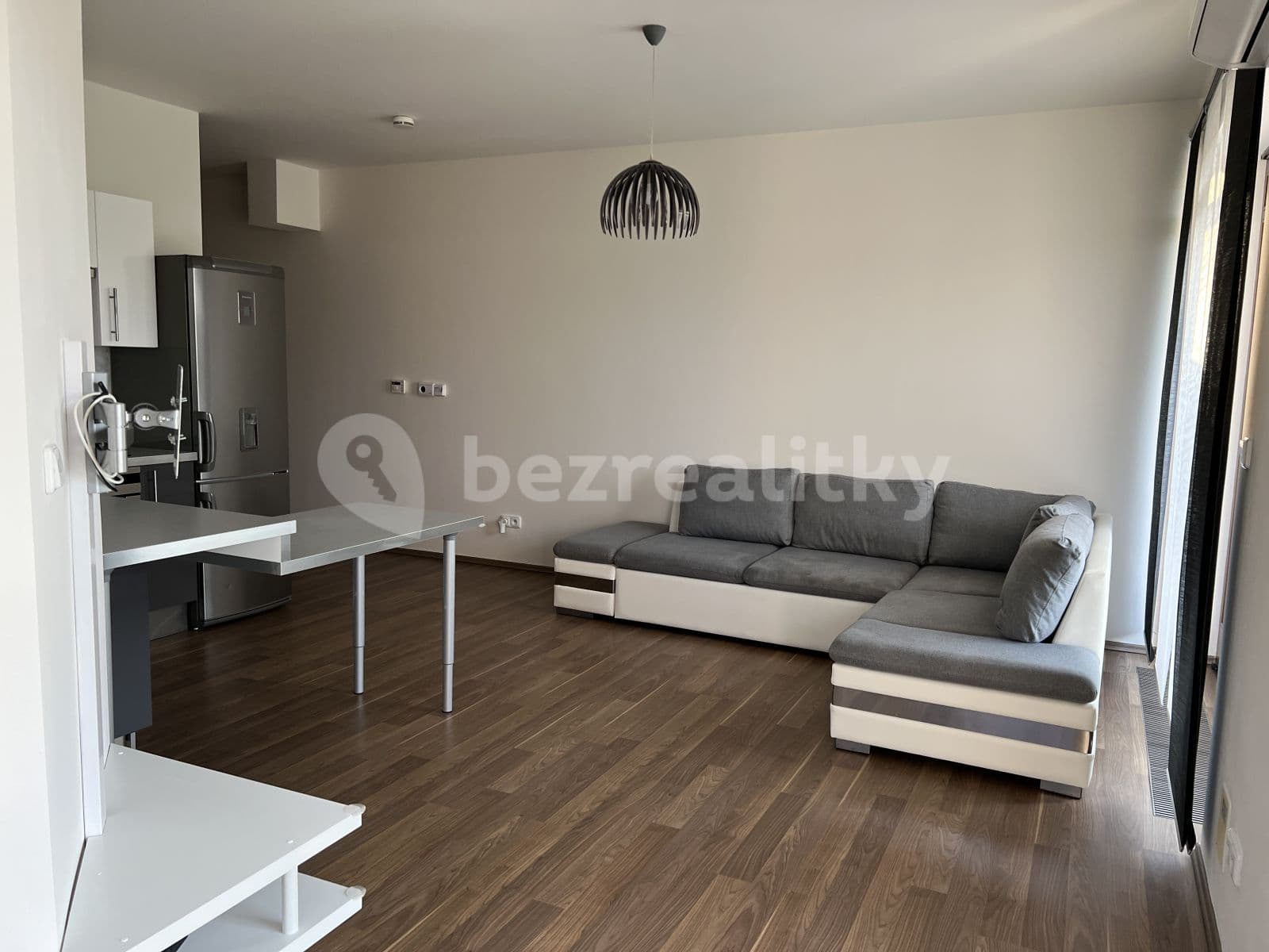 Pronájem bytu 2+kk 52 m², Polní, Veleň, Středočeský kraj Pronájem bytu 2+kk 52 m², Polní, Veleň, Středočeský kraj