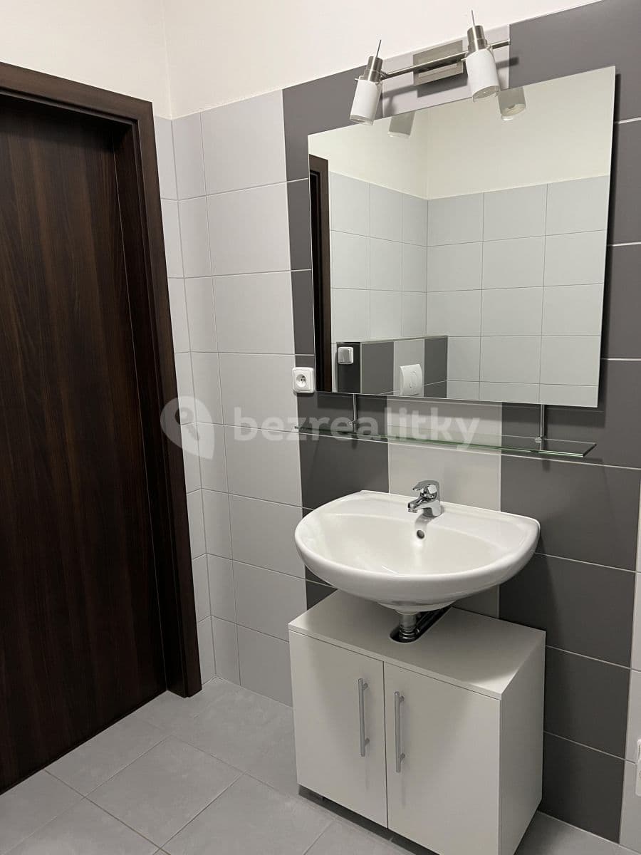 Pronájem bytu 2+kk 52 m², Polní, Veleň, Středočeský kraj Pronájem bytu 2+kk 52 m², Polní, Veleň, Středočeský kraj