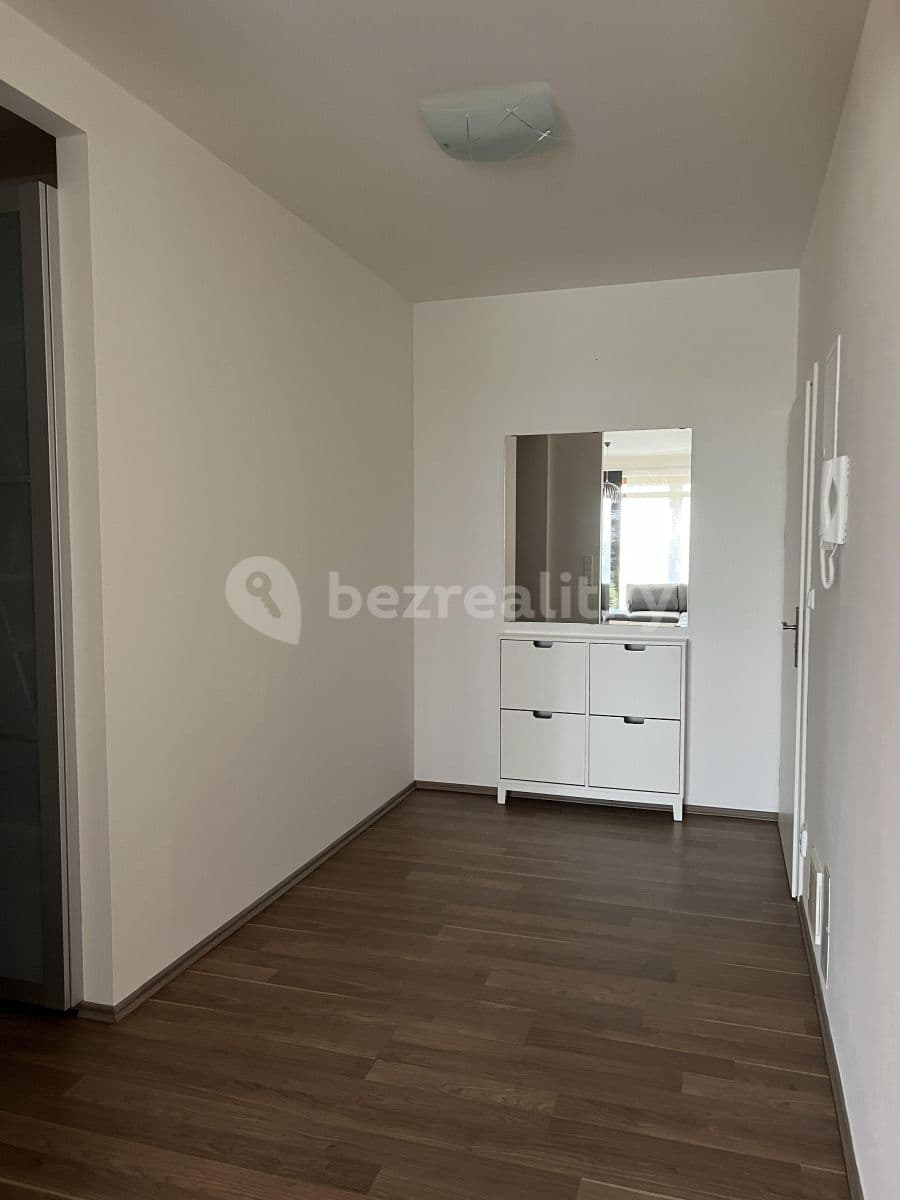 Pronájem bytu 2+kk 52 m², Polní, Veleň, Středočeský kraj Pronájem bytu 2+kk 52 m², Polní, Veleň, Středočeský kraj