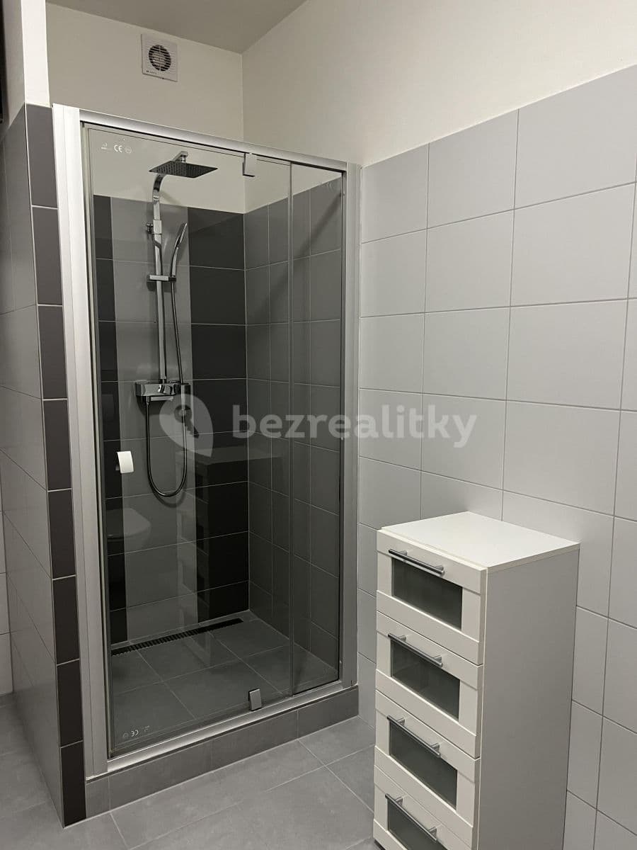 Pronájem bytu 2+kk 52 m², Polní, Veleň, Středočeský kraj Pronájem bytu 2+kk 52 m², Polní, Veleň, Středočeský kraj