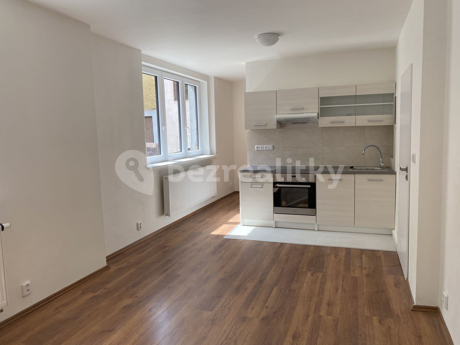 Pronájem bytu 1+kk 33 m², Havlíčkova, Roudnice nad Labem, Ústecký kraj Pronájem bytu 1+kk 33 m², Havlíčkova, Roudnice nad Labem, Ústecký kraj