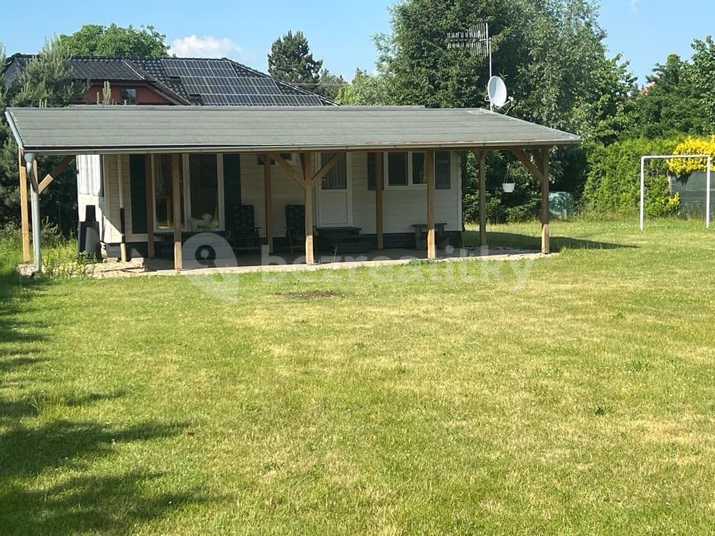 Pronájem domu 40 m², pozemek 1.100 m², Nový Vestec, Středočeský kraj Pronájem domu 40 m², pozemek 1.100 m², Nový Vestec, Středočeský kraj