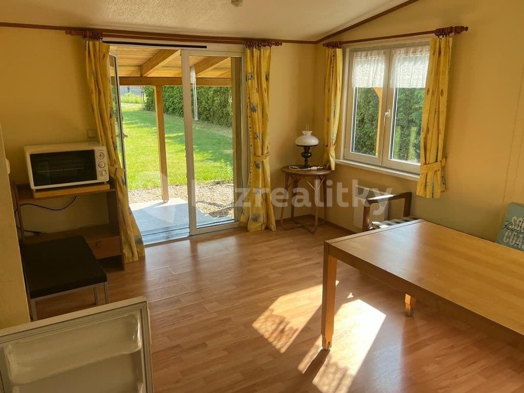 Pronájem domu 40 m², pozemek 1.100 m², Nový Vestec, Středočeský kraj Pronájem domu 40 m², pozemek 1.100 m², Nový Vestec, Středočeský kraj