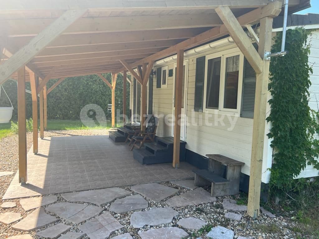 Pronájem domu 40 m², pozemek 1.100 m², Nový Vestec, Středočeský kraj Pronájem domu 40 m², pozemek 1.100 m², Nový Vestec, Středočeský kraj