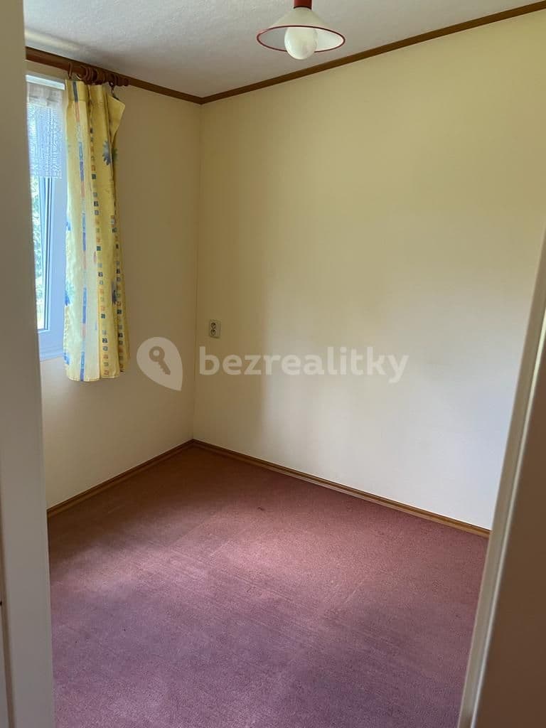 Pronájem domu 40 m², pozemek 1.100 m², Nový Vestec, Středočeský kraj Pronájem domu 40 m², pozemek 1.100 m², Nový Vestec, Středočeský kraj