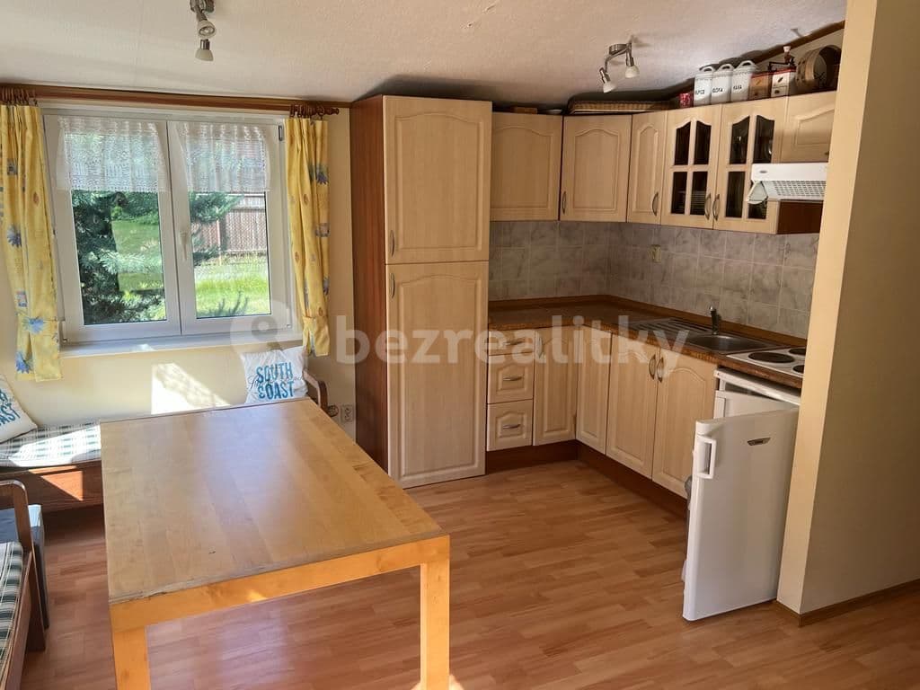 Pronájem domu 40 m², pozemek 1.100 m², Nový Vestec, Středočeský kraj Pronájem domu 40 m², pozemek 1.100 m², Nový Vestec, Středočeský kraj