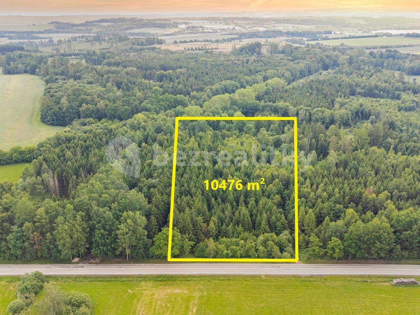 Prodej pozemku 10.473 m², Mezno, Středočeský kraj