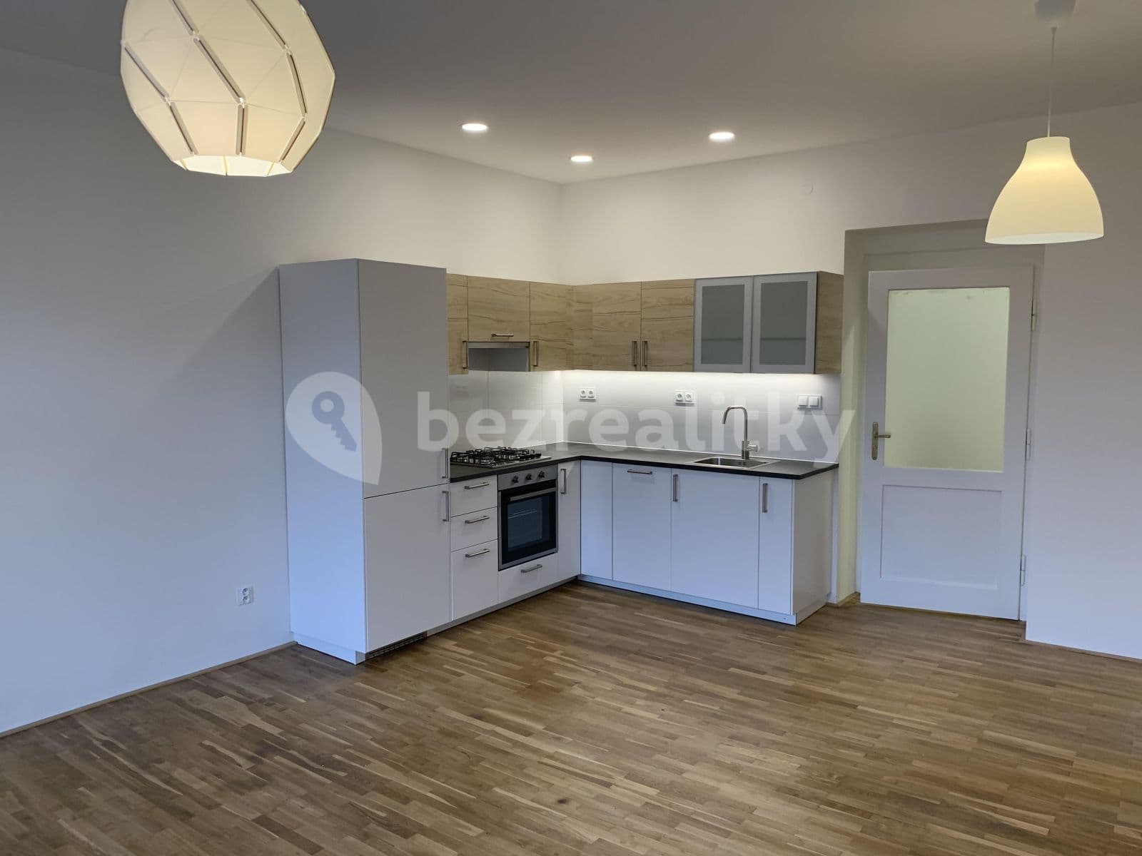Pronájem bytu 2+kk 70 m², Korunní, Praha, Praha Pronájem bytu 2+kk 70 m², Korunní, Praha, Praha