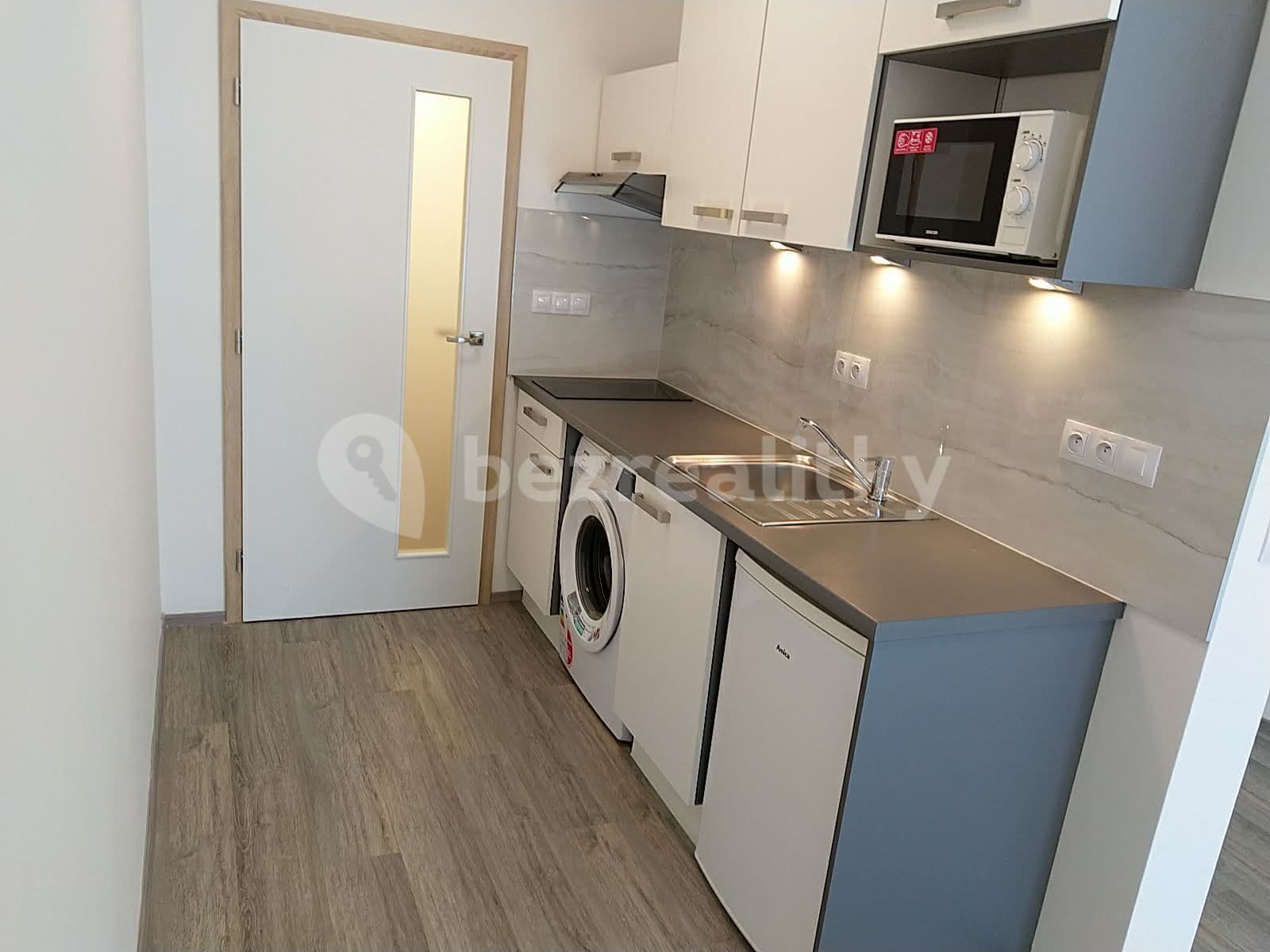 Pronájem bytu 1+kk 32 m², Poříčí, Brno, Jihomoravský kraj Pronájem bytu 1+kk 32 m², Poříčí, Brno, Jihomoravský kraj