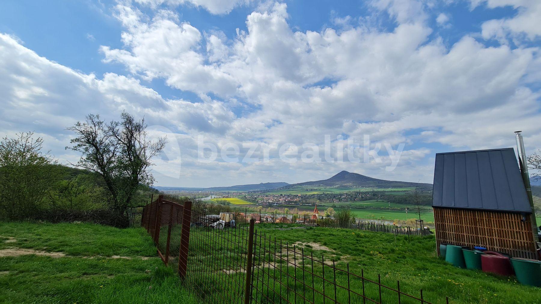 Prodej pozemku 2.080 m², Velké Žernoseky, Ústecký kraj