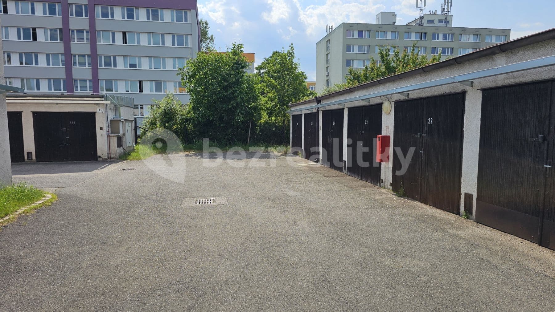 Pronájem garáže 20 m², Bohuslava Martinů, Praha, Praha Pronájem garáže 20 m², Bohuslava Martinů, Praha, Praha