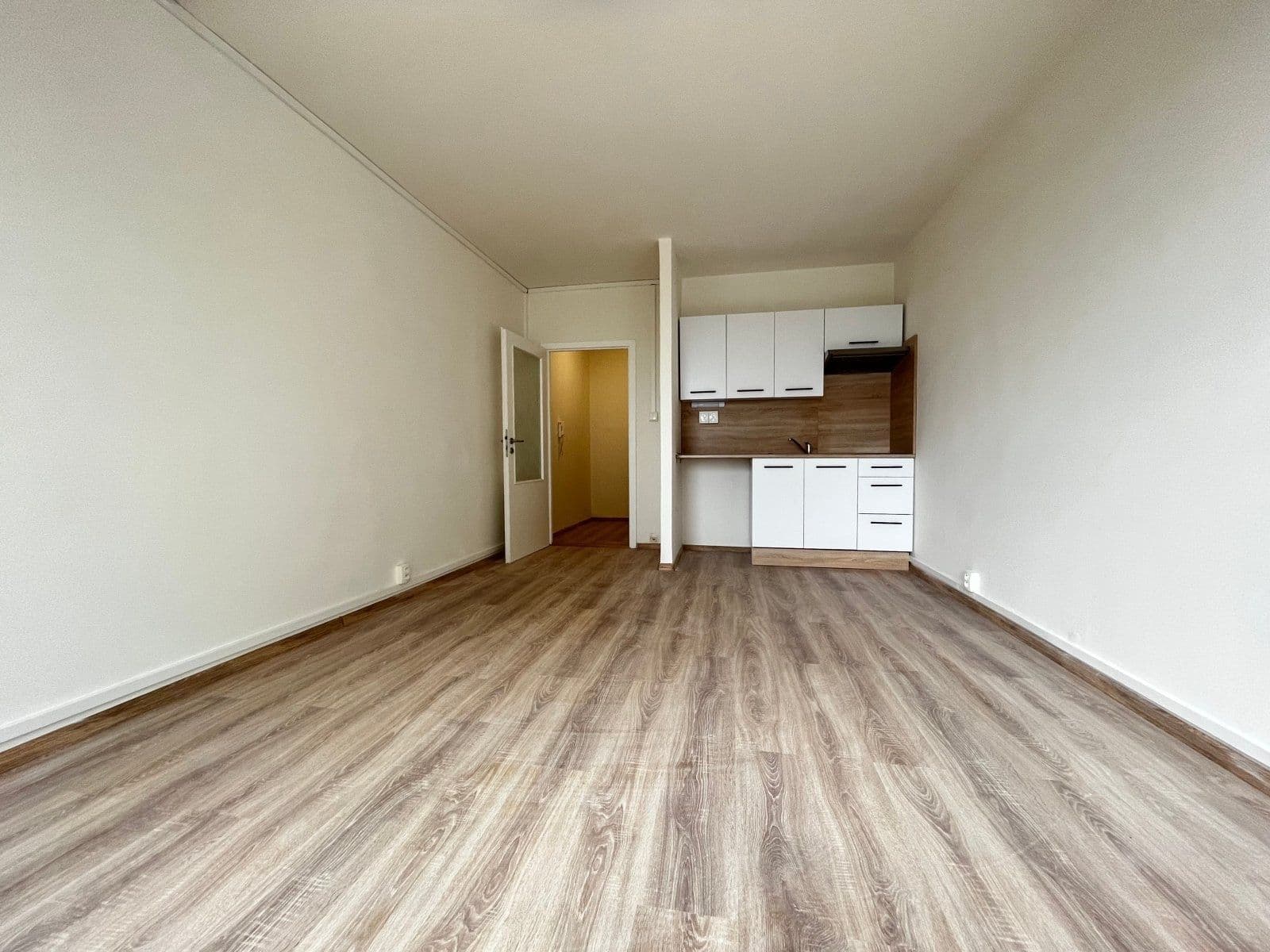 Pronájem bytu 1+kk 27 m², Masarykova třída, Orlová, Moravskoslezský kraj Pronájem bytu 1+kk 27 m², Masarykova třída, Orlová, Moravskoslezský kraj