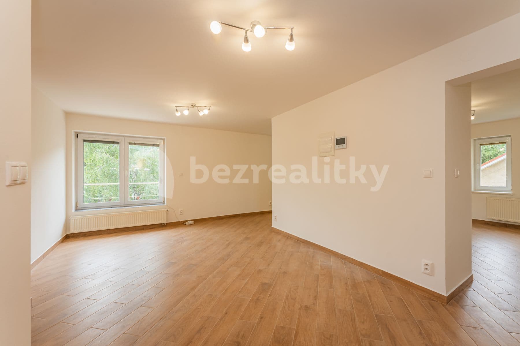 Pronájem bytu 3+1 398 m², V Rybníčkách, Praha, Praha Pronájem bytu 3+1 398 m², V Rybníčkách, Praha, Praha