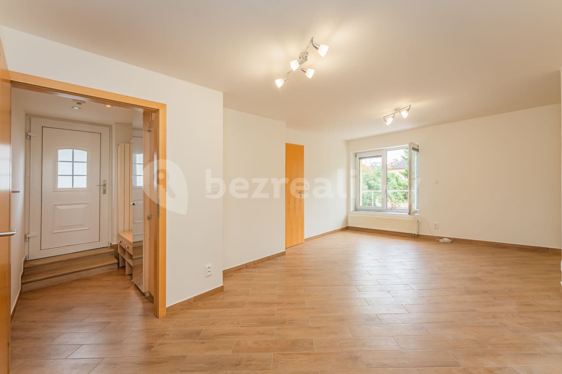 Pronájem bytu 3+1 398 m², V Rybníčkách, Praha, Praha Pronájem bytu 3+1 398 m², V Rybníčkách, Praha, Praha