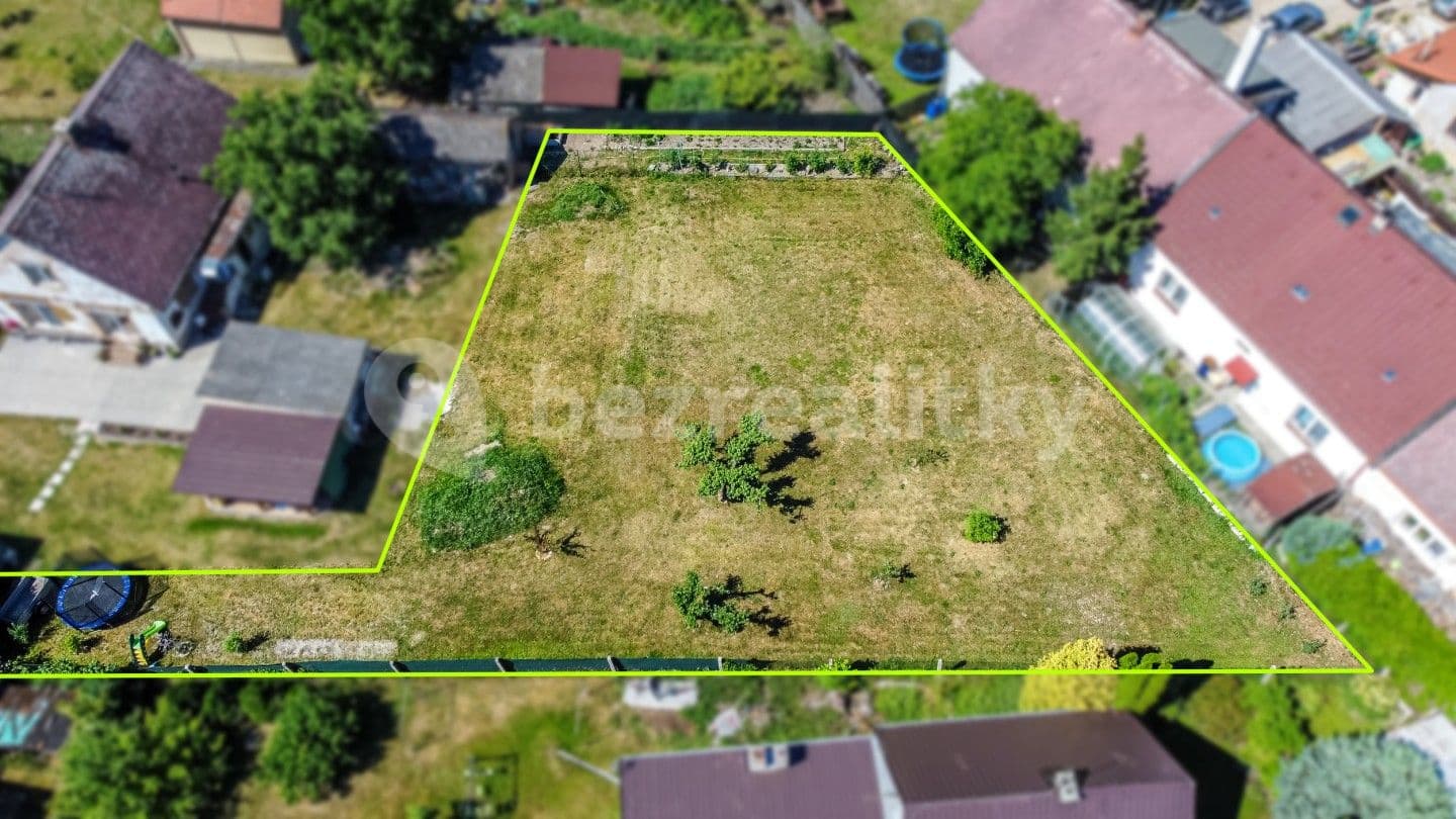 Prodej pozemku 1.002 m², Břasy, Plzeňský kraj