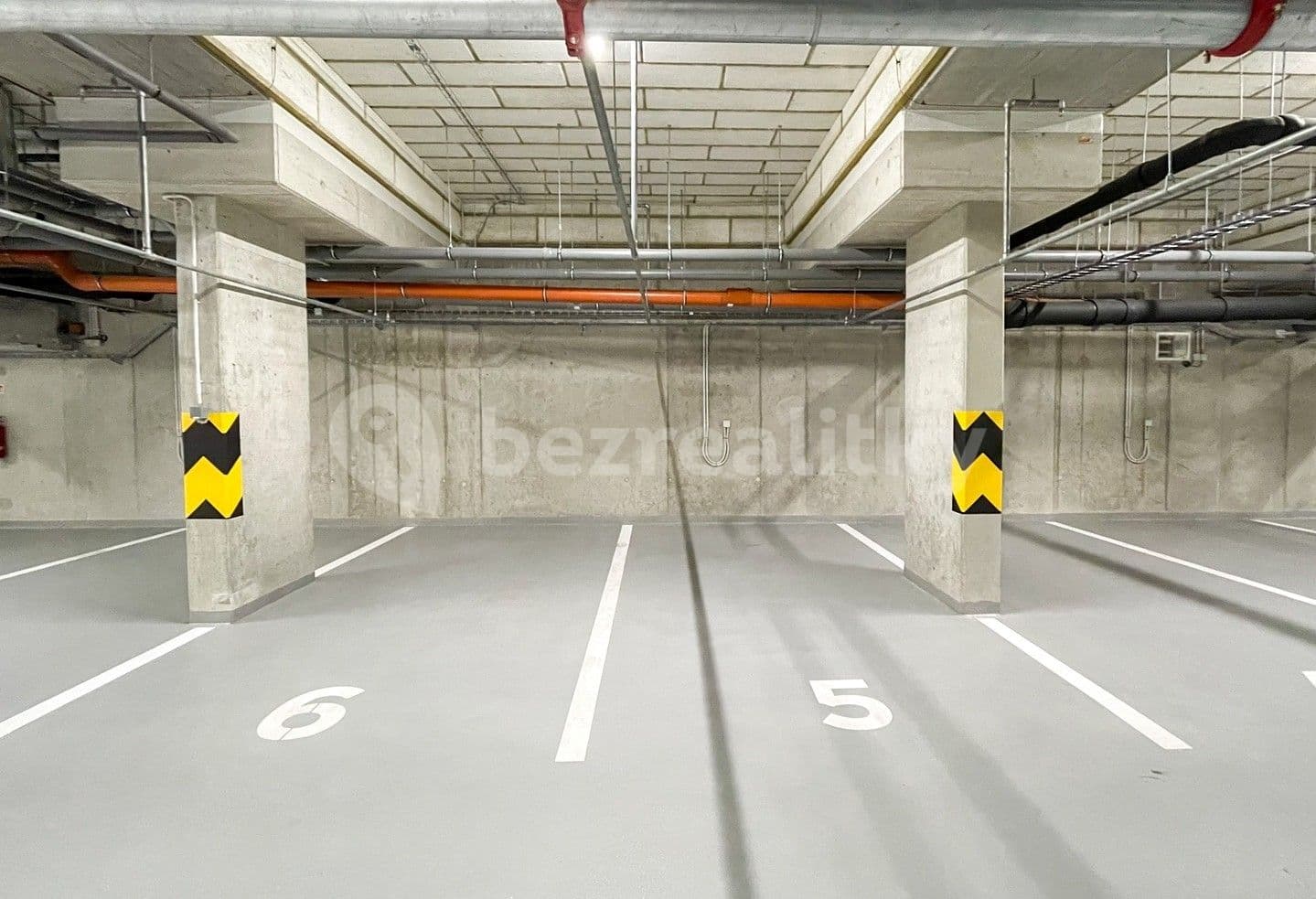 Pronájem garáže 12 m², Praha, Praha Pronájem garáže 12 m², Praha, Praha