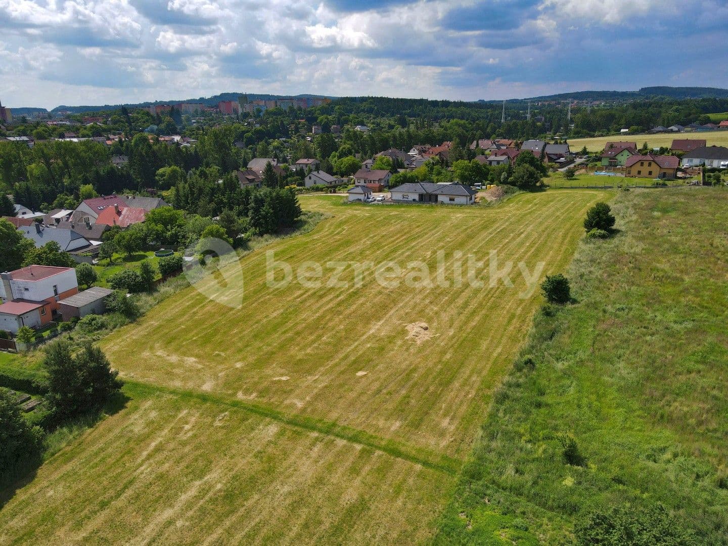 Prodej pozemku 1.501 m², Podlesí, Středočeský kraj