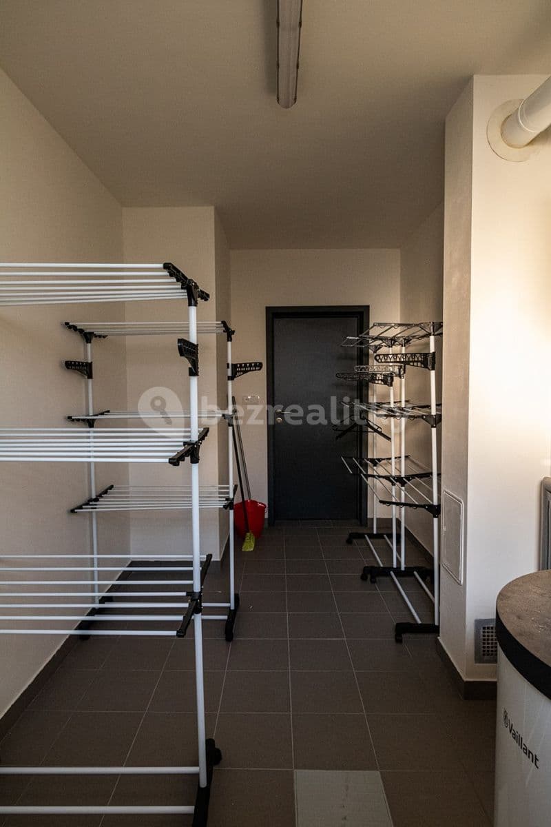 Pronájem bytu 1+kk 29 m², Sadská, Praha, Praha Pronájem bytu 1+kk 29 m², Sadská, Praha, Praha