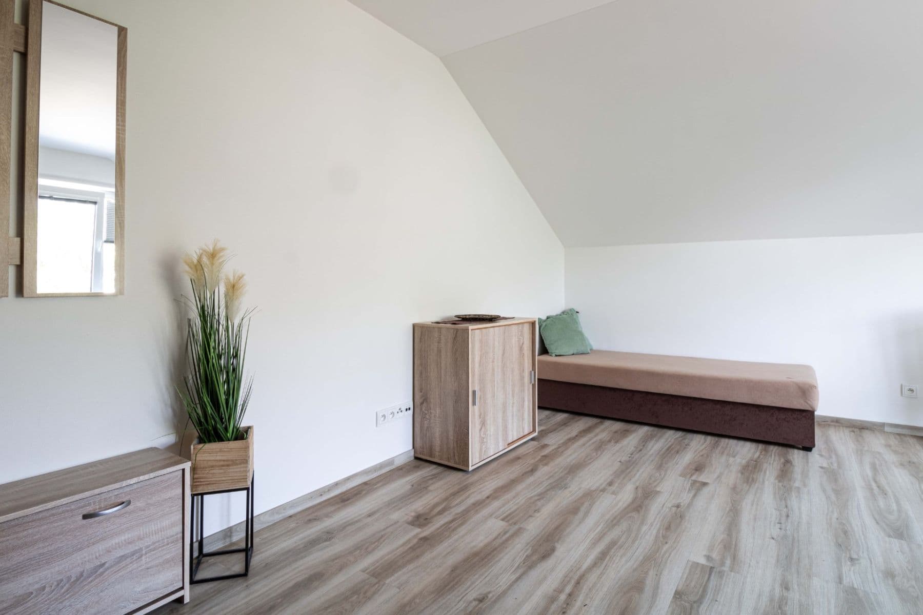 Pronájem bytu 1+kk 29 m², Sadská, Praha, Praha Pronájem bytu 1+kk 29 m², Sadská, Praha, Praha