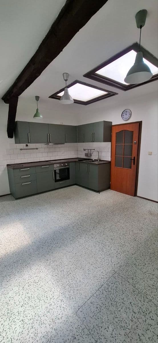 Pronájem bytu 3+kk 110 m², náměstí Smiřických, Kostelec nad Černými lesy, Středočeský kraj Pronájem bytu 3+kk 110 m², náměstí Smiřických, Kostelec nad Černými lesy, Středočeský kraj