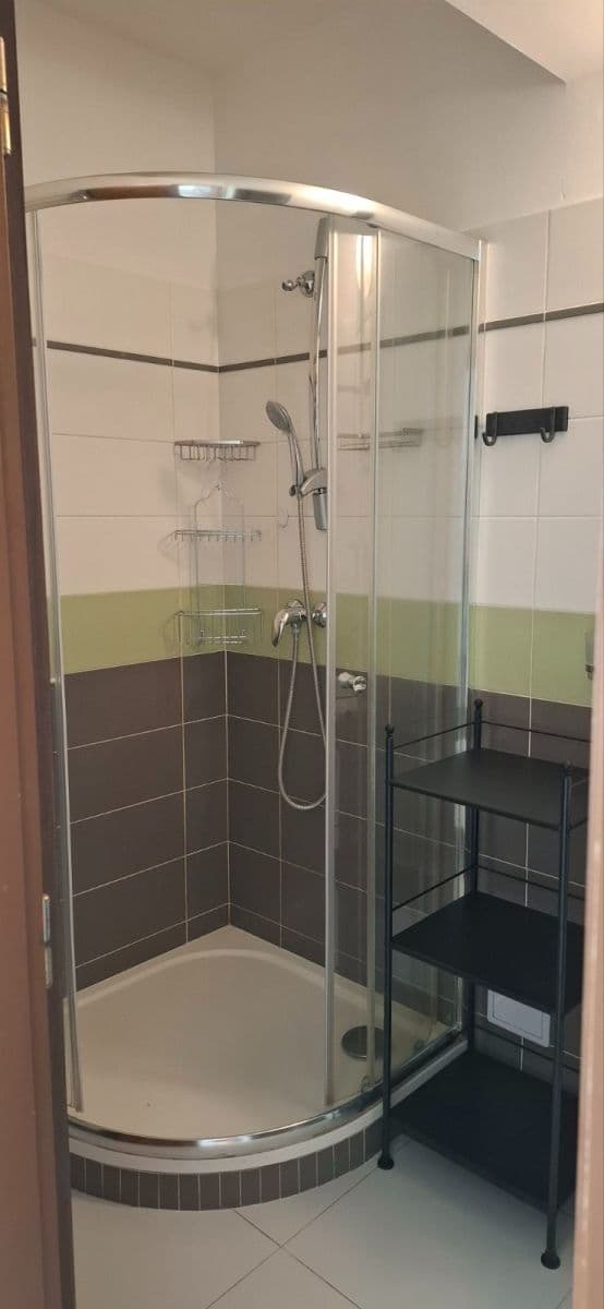 Pronájem bytu 3+kk 110 m², náměstí Smiřických, Kostelec nad Černými lesy, Středočeský kraj Pronájem bytu 3+kk 110 m², náměstí Smiřických, Kostelec nad Černými lesy, Středočeský kraj