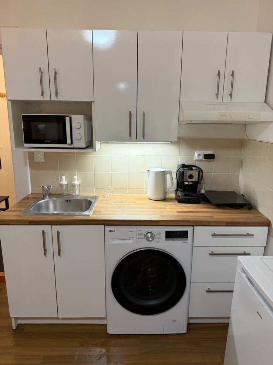 Pronájem bytu 1+kk 23 m², Koněvova, Praha, Praha Pronájem bytu 1+kk 23 m², Koněvova, Praha, Praha