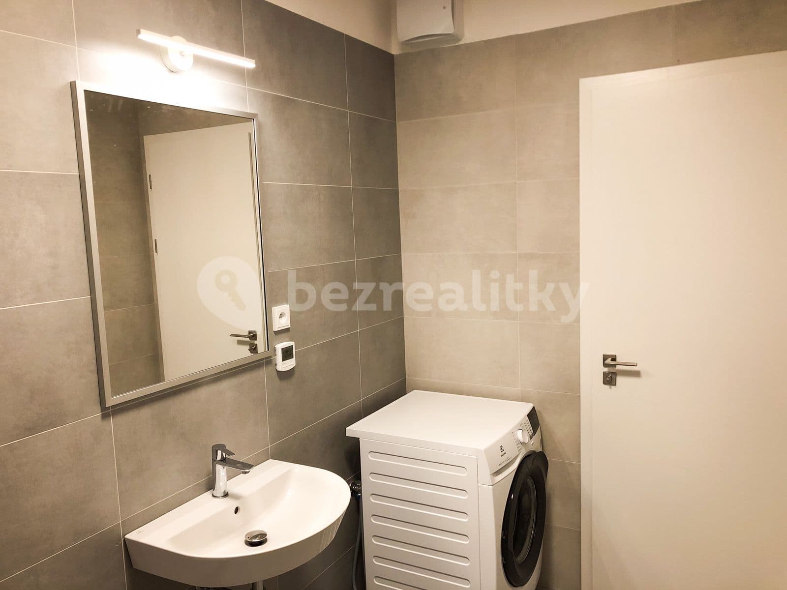 Pronájem bytu 2+kk 57 m², U Sluncové, Praha, Praha Pronájem bytu 2+kk 57 m², U Sluncové, Praha, Praha