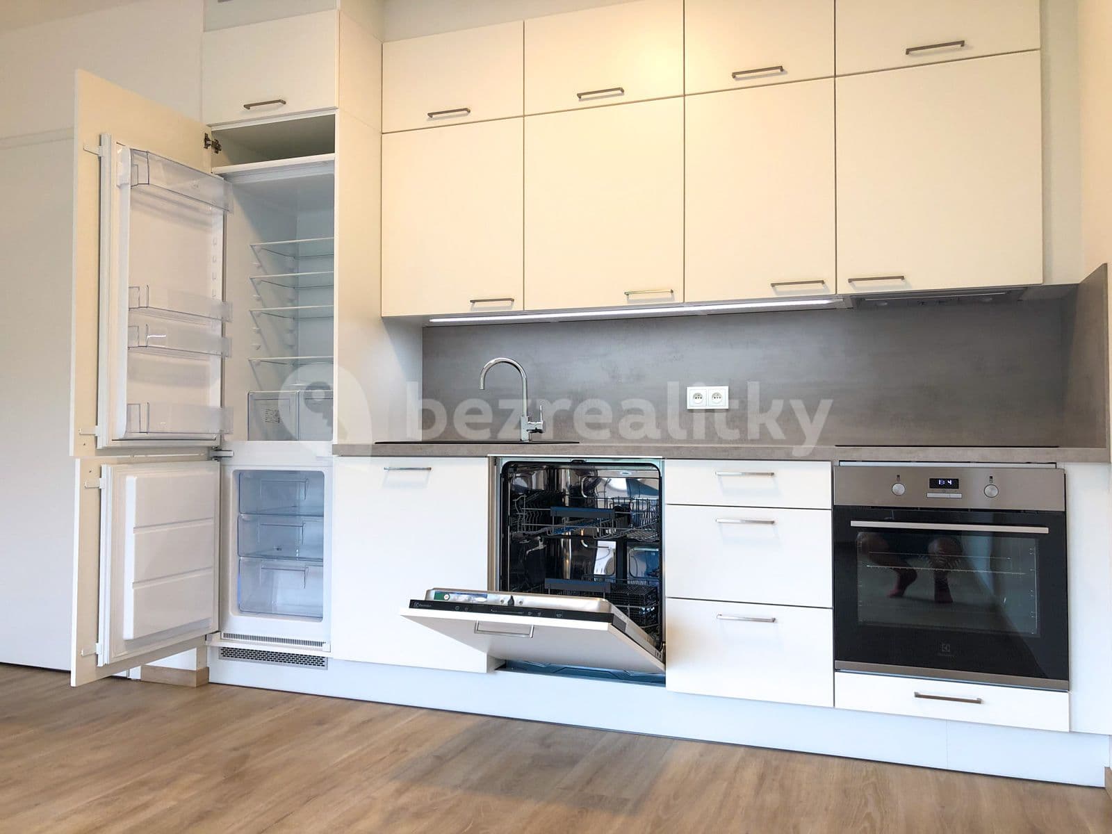 Pronájem bytu 2+kk 57 m², U Sluncové, Praha, Praha Pronájem bytu 2+kk 57 m², U Sluncové, Praha, Praha