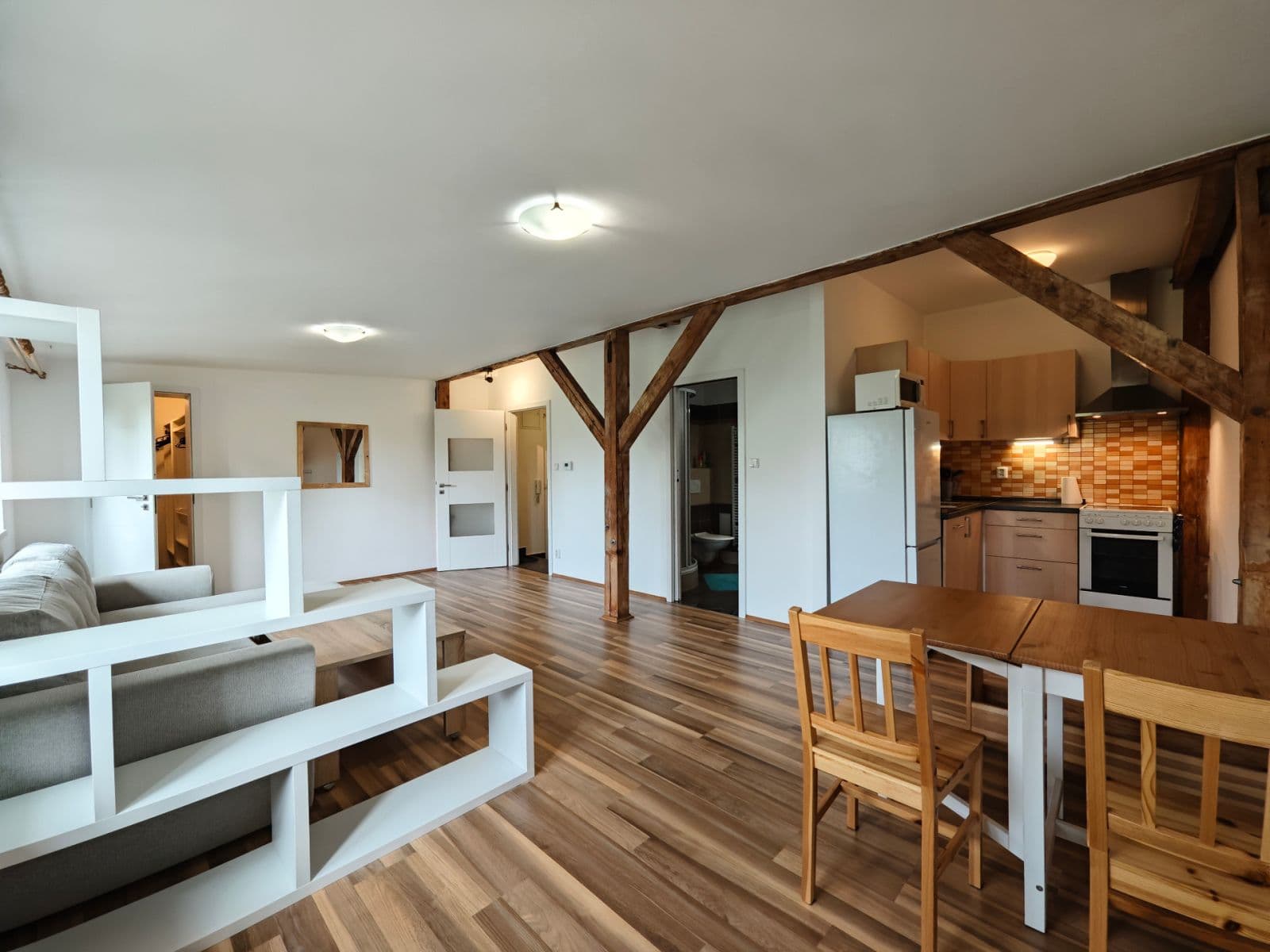Pronájem bytu 1+kk 48 m², Spojovací, Praha, Praha Pronájem bytu 1+kk 48 m², Spojovací, Praha, Praha