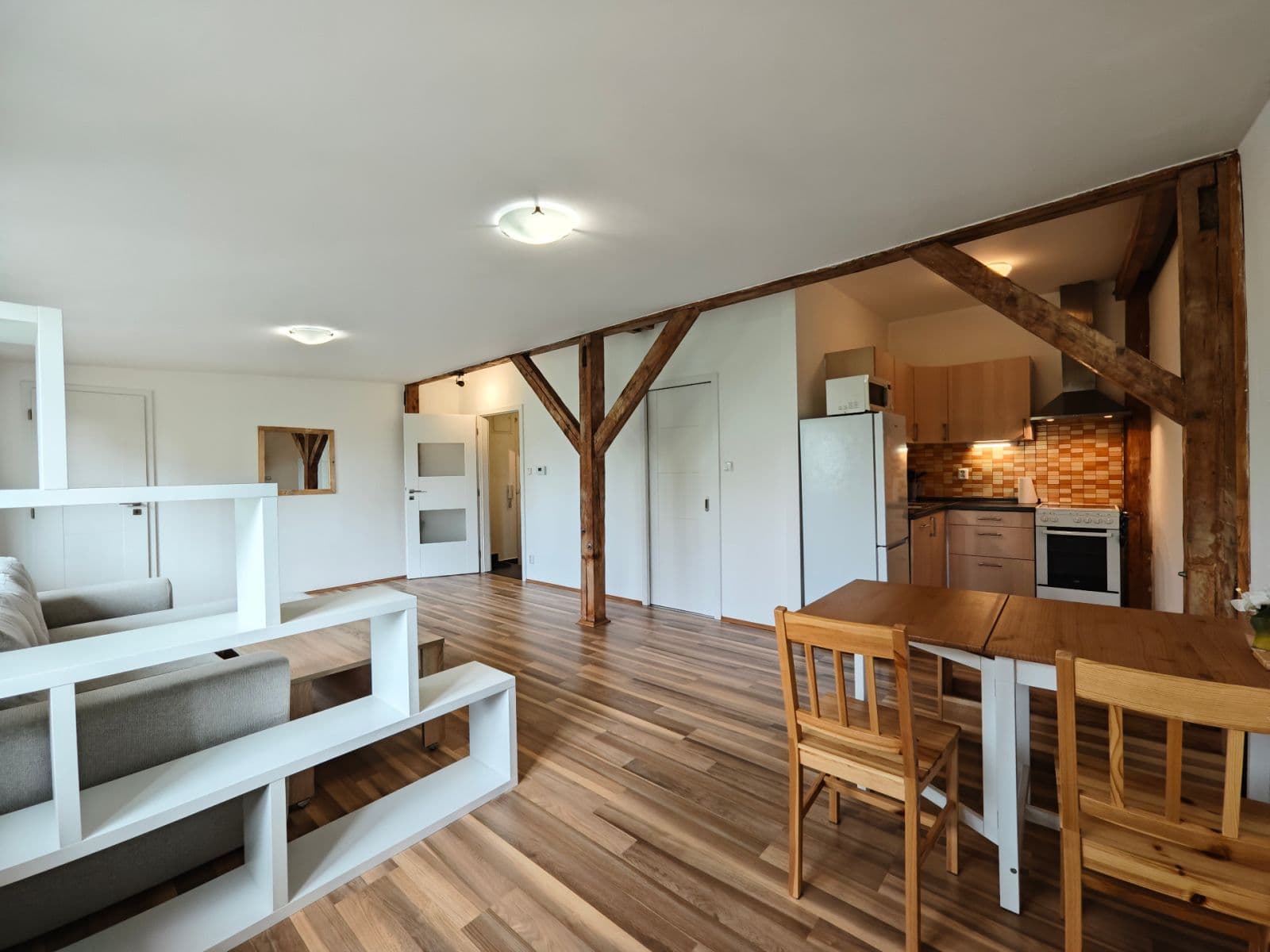 Pronájem bytu 1+kk 48 m², Spojovací, Praha, Praha Pronájem bytu 1+kk 48 m², Spojovací, Praha, Praha