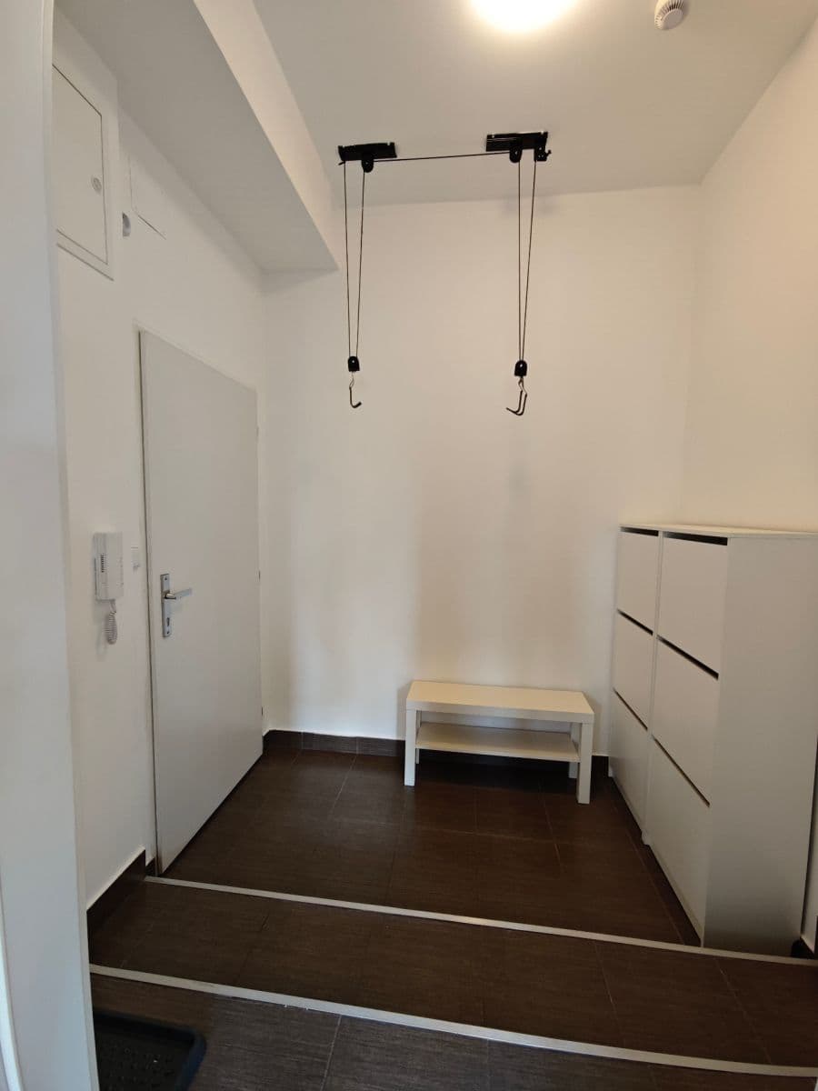 Pronájem bytu 1+kk 48 m², Spojovací, Praha, Praha Pronájem bytu 1+kk 48 m², Spojovací, Praha, Praha
