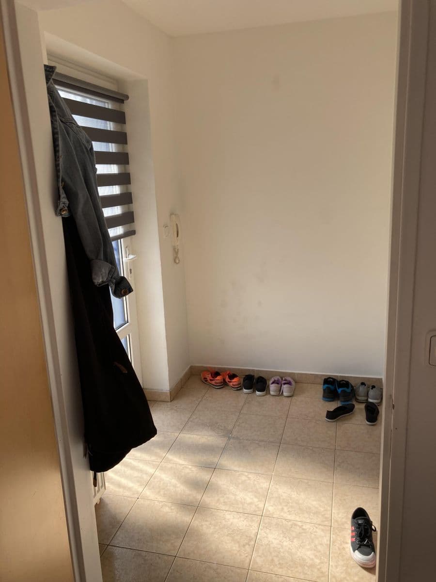 Pronájem bytu 2+kk 73 m², Unhošťská, Kladno, Středočeský kraj Pronájem bytu 2+kk 73 m², Unhošťská, Kladno, Středočeský kraj