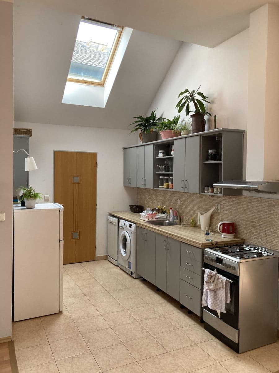 Pronájem bytu 2+kk 73 m², Unhošťská, Kladno, Středočeský kraj Pronájem bytu 2+kk 73 m², Unhošťská, Kladno, Středočeský kraj