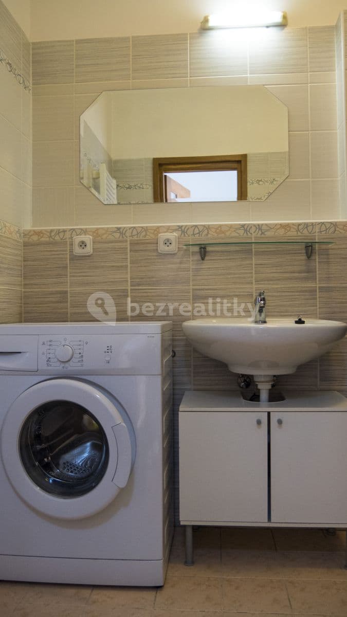 Pronájem bytu 1+kk 40 m², Na Lučinách, Praha, Praha Pronájem bytu 1+kk 40 m², Na Lučinách, Praha, Praha